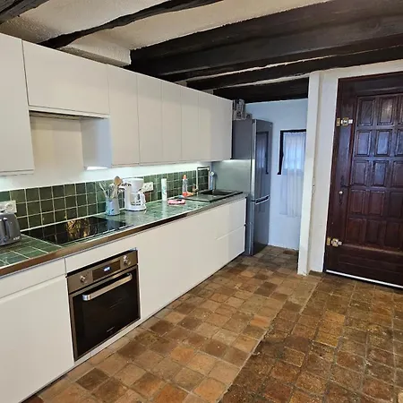 Ferienhaus La Belle Vie Mit Garten, Meerblick, Gemeinschaftspool, 3 Minuten Zum